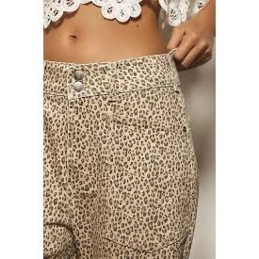 Pilcro by Anthropologie The Wanderer Mid-Rise Relaxed-Leg Jeans by P - Picture 3 of 10